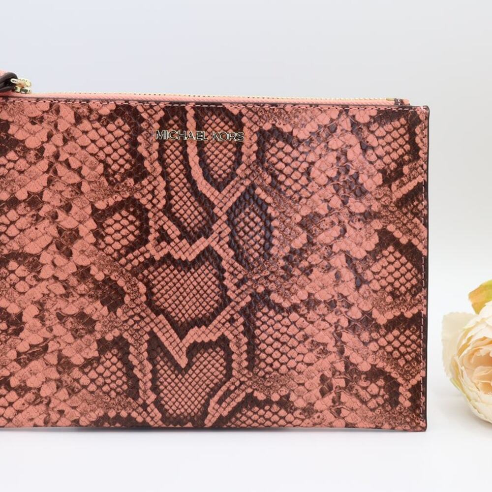 NWT Michael Kors Jet Set Travel zip clutch